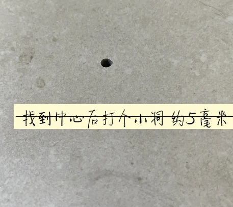 若羌瓷砖空鼓维修公司专业解答在瓷砖铺贴过程中，如果砂料搅拌不均匀，将会带来以下问题